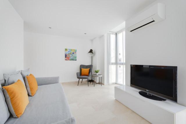 Castillo & Mar Apartment Alicante
